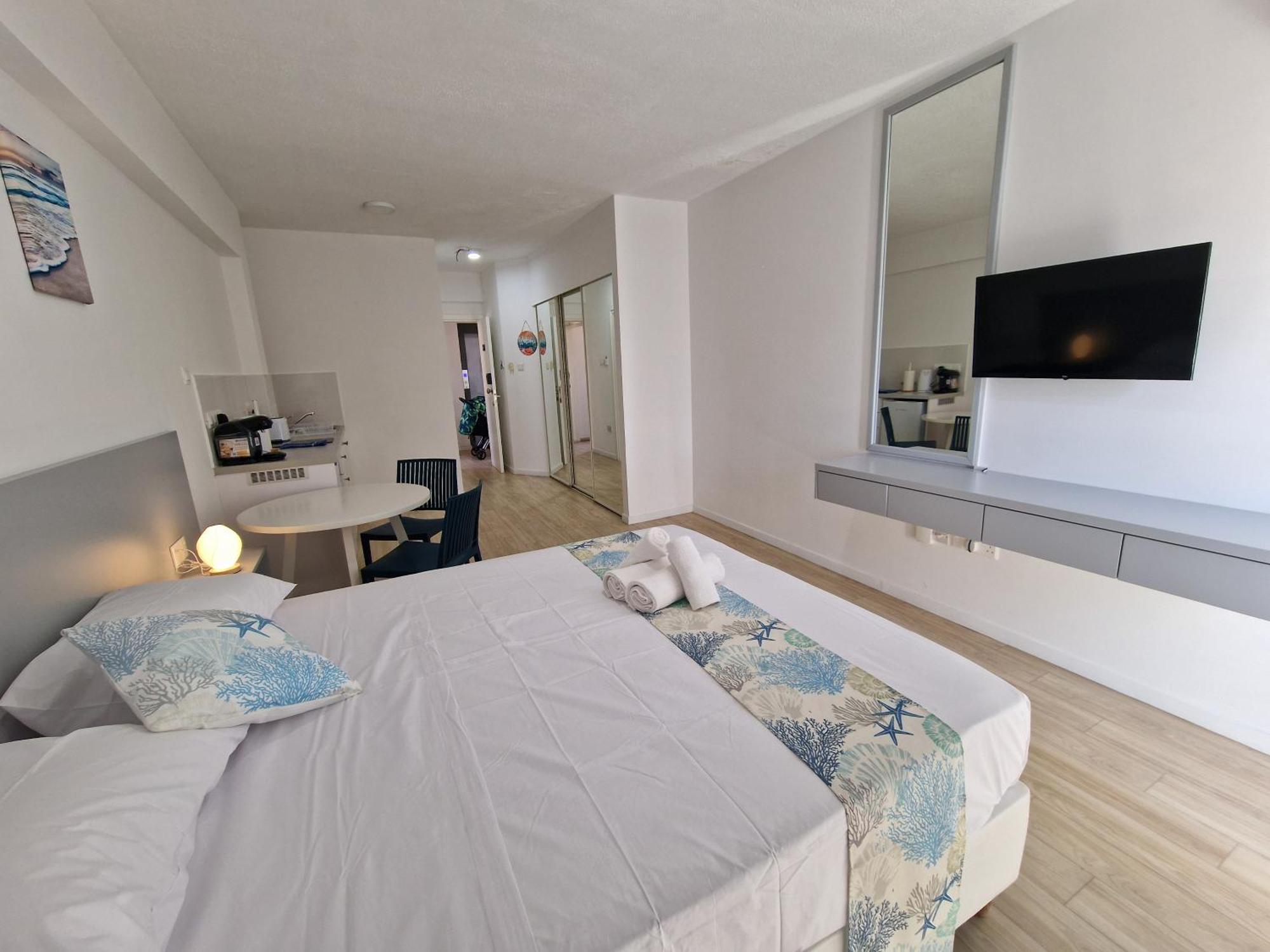 Kitieos Central Apts 100M From Finikoudes Beach 라르나카 외부 사진