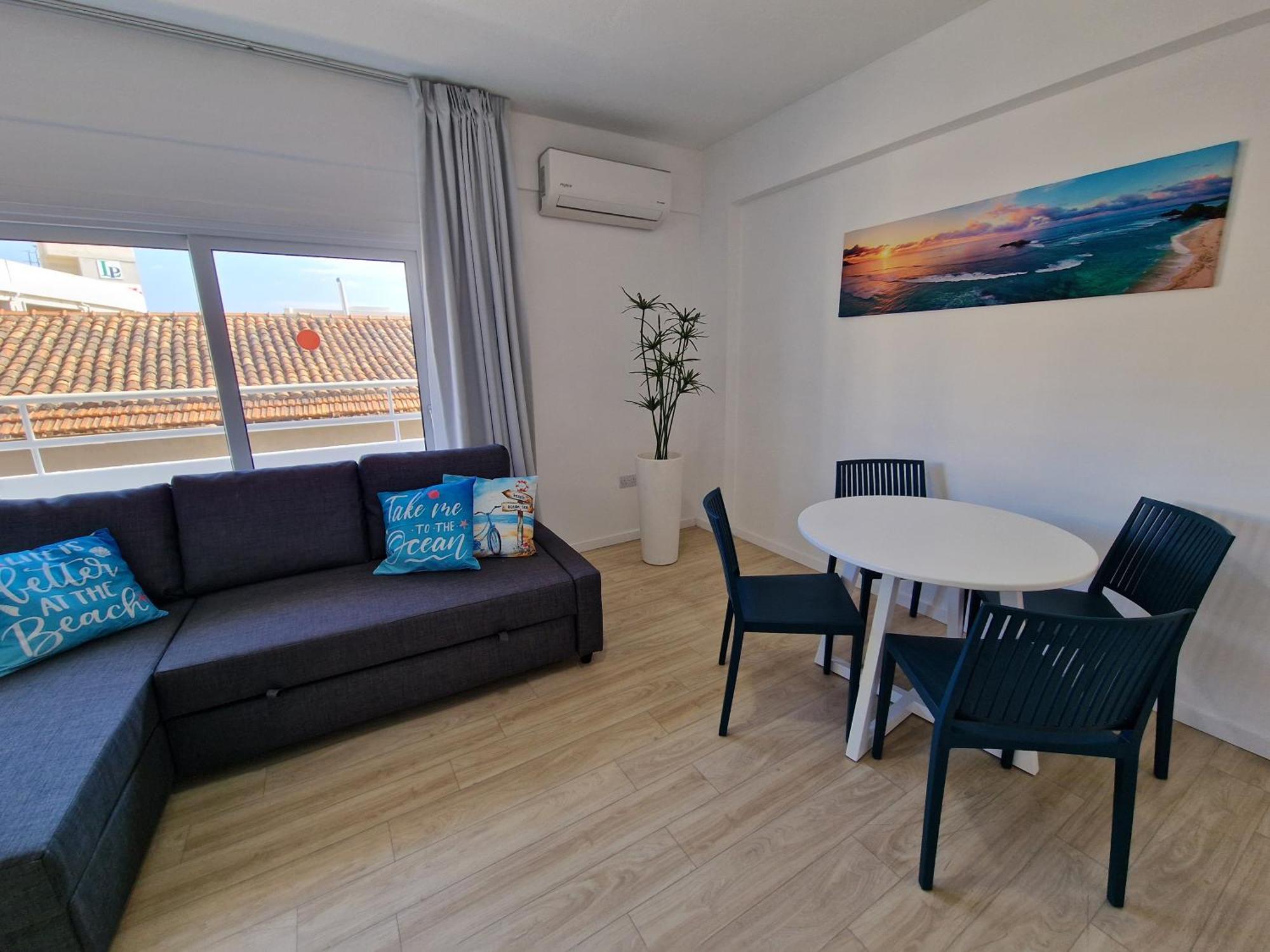 Kitieos Central Apts 100M From Finikoudes Beach 라르나카 외부 사진