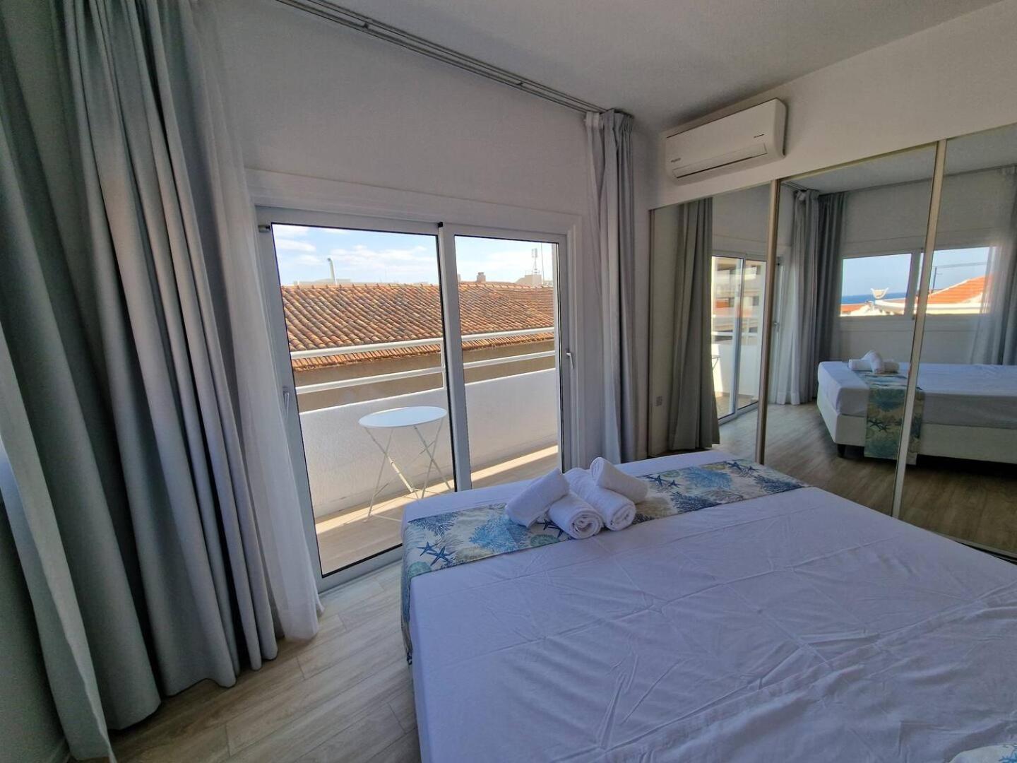 Kitieos Central Apts 100M From Finikoudes Beach 라르나카 외부 사진