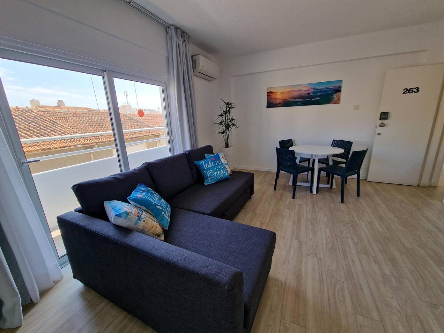 Kitieos Central Apts 100M From Finikoudes Beach 라르나카 외부 사진