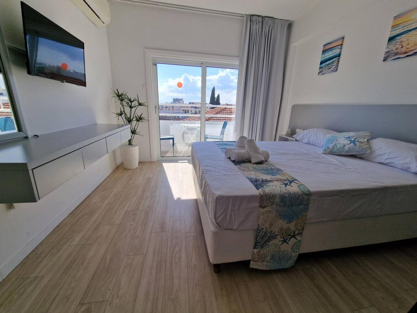 Kitieos Central Apts 100M From Finikoudes Beach 라르나카 외부 사진