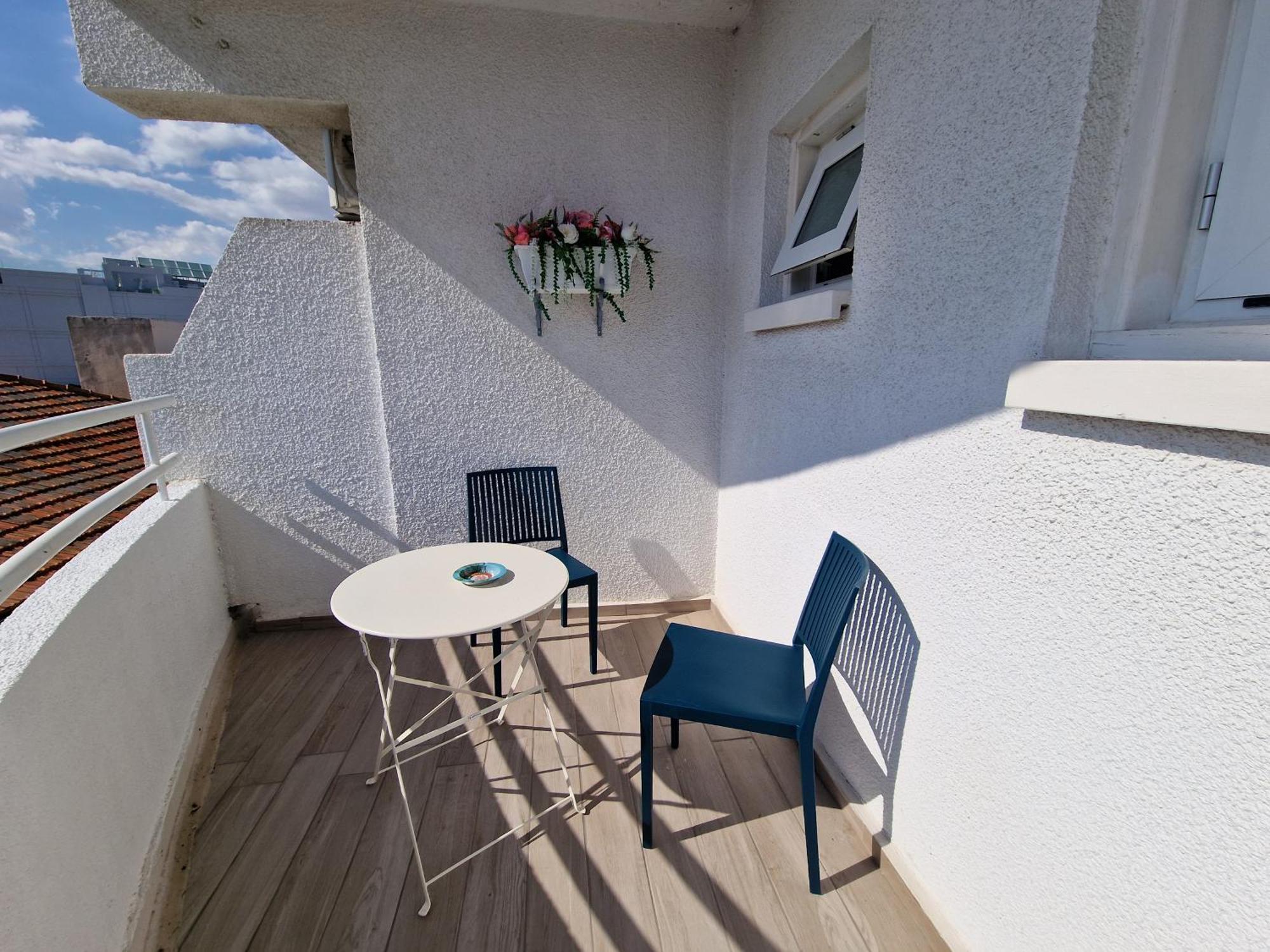 Kitieos Central Apts 100M From Finikoudes Beach 라르나카 외부 사진
